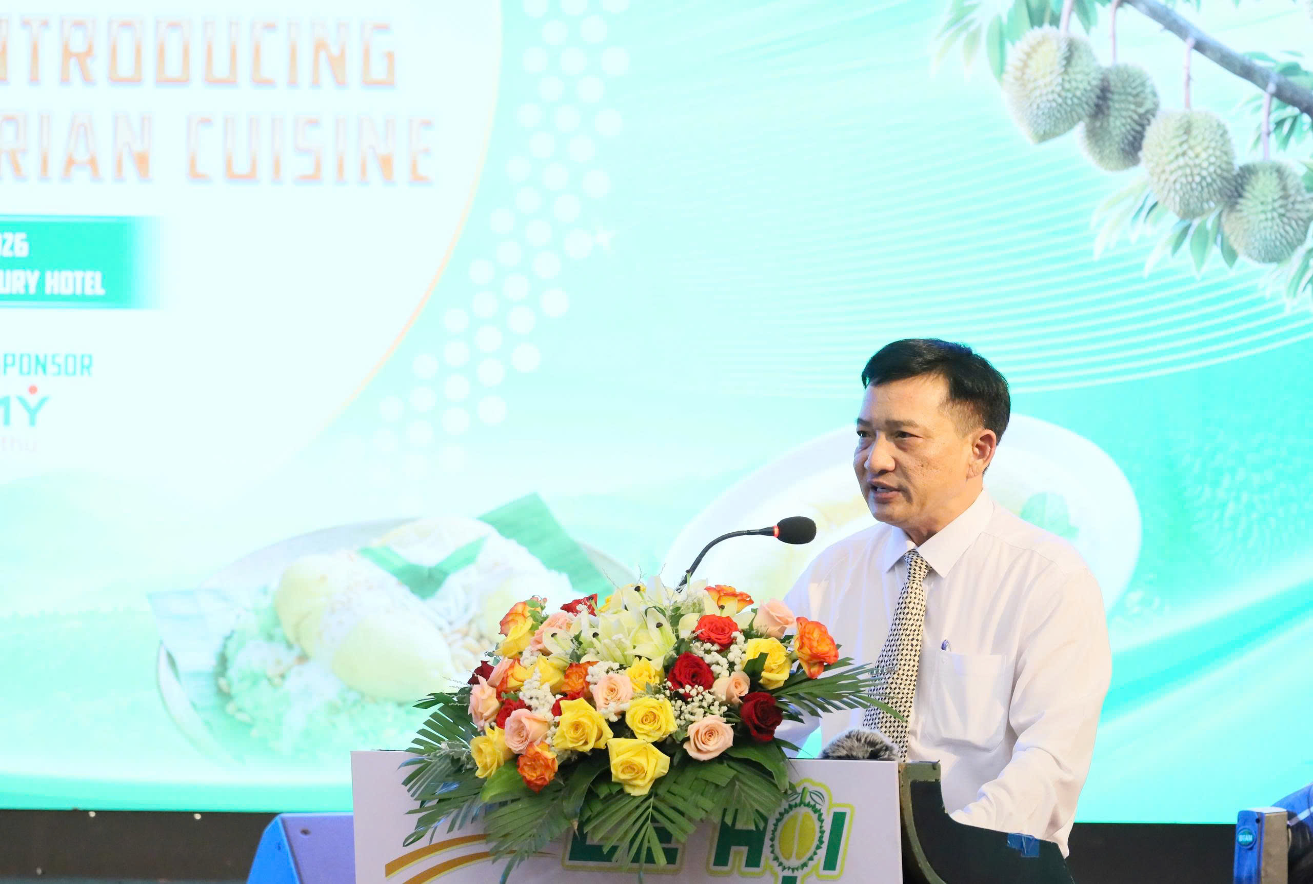 Ông Nguyễn Quốc Hiệp - Phó Giám đốc Sở VHTTDL tỉnh Đắk Lắk phát biểu khai mạc chương trình talkshow ẩm thực sầu riêng.